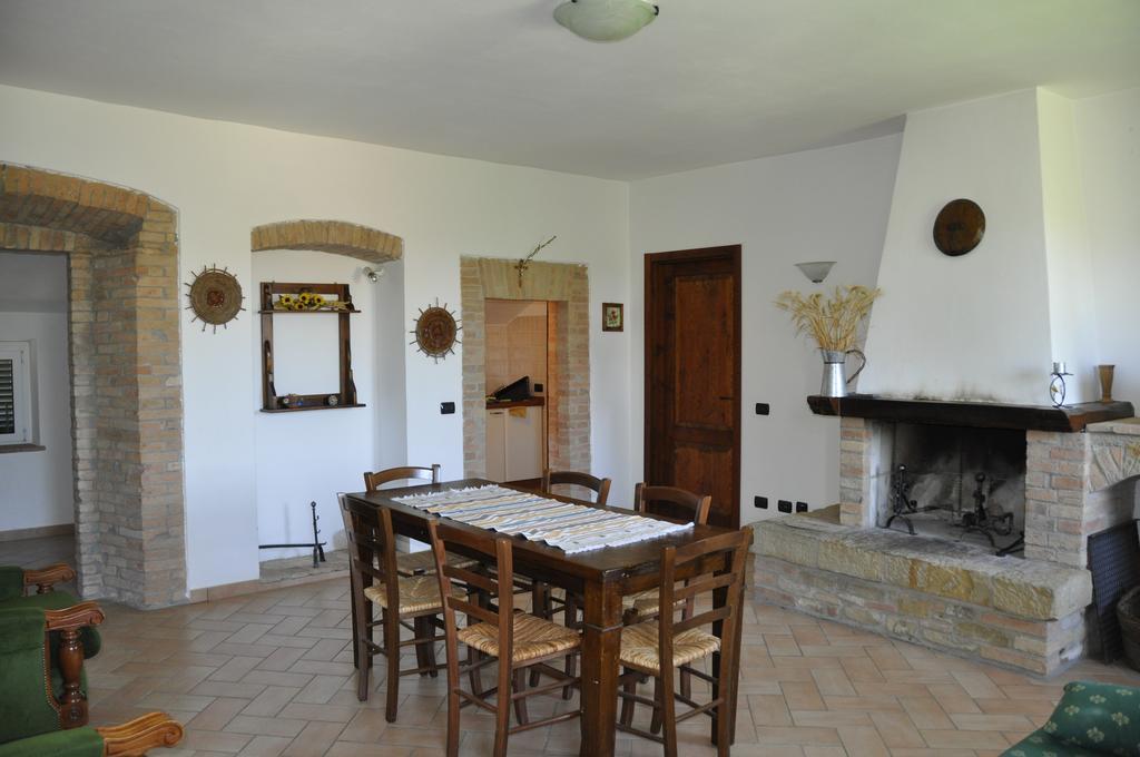 Coltavolino Fattoria Di Rigoneヴィラ 部屋 写真